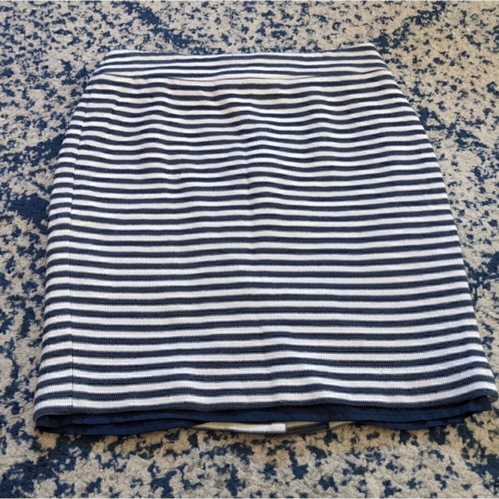 Ann Taylor petite size 0 striped skirt blue and white stretch comfort lined